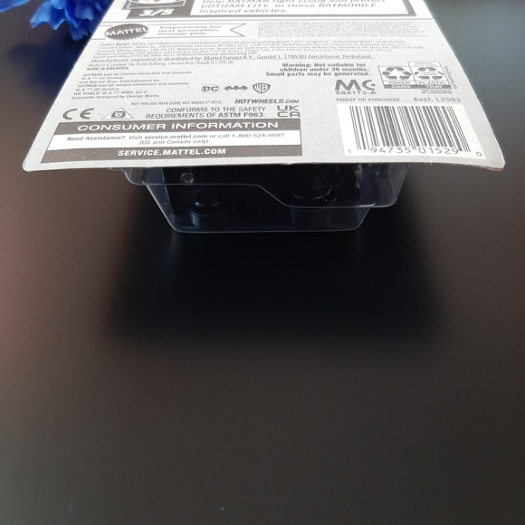 Hot Wheels Batmobile 2022 Batman Classic TV Series - Picture 8 of 10